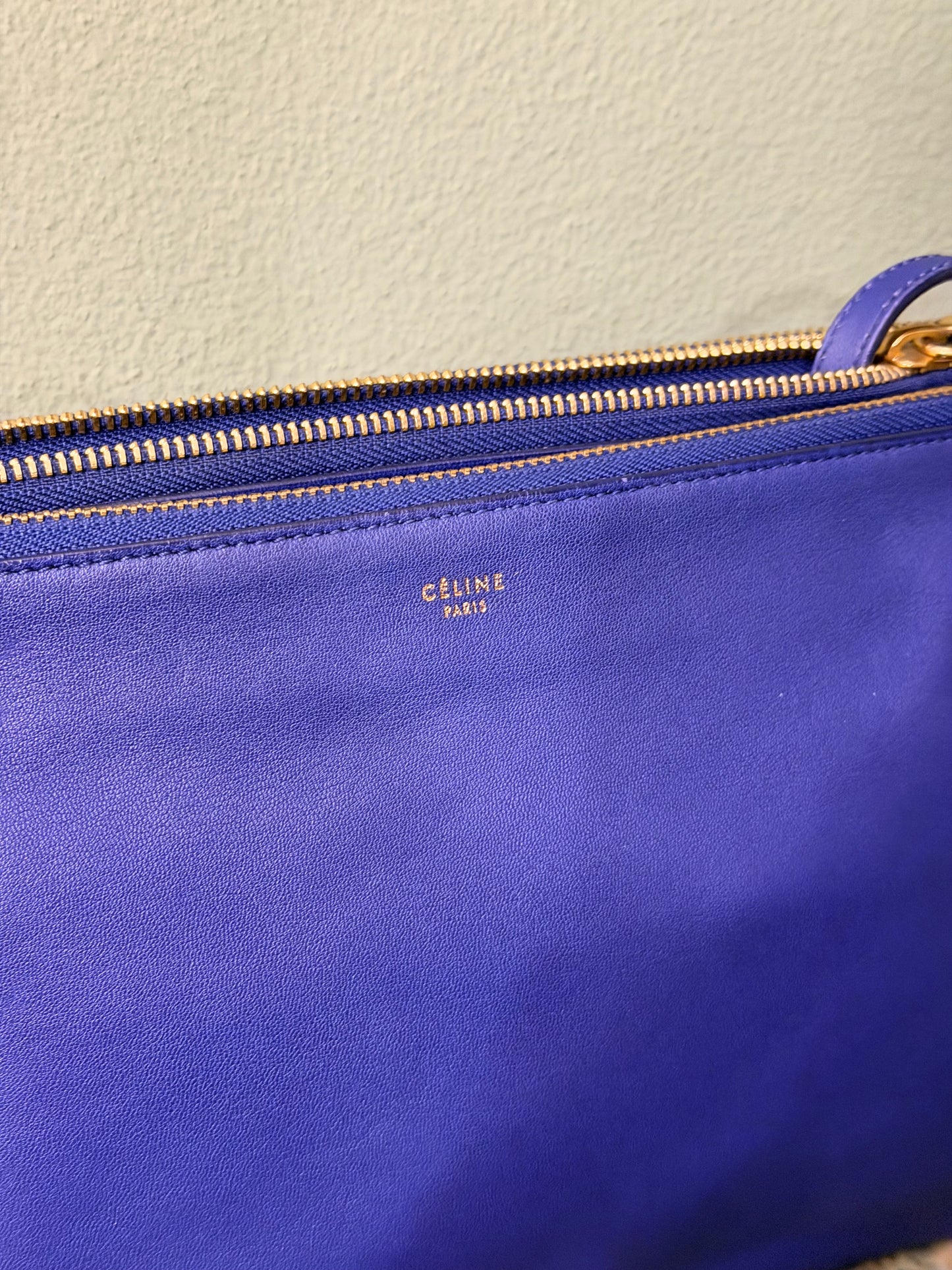 CÈLINE ELECTRIC BLUE LARGE TRIO CROSSBODY BAG