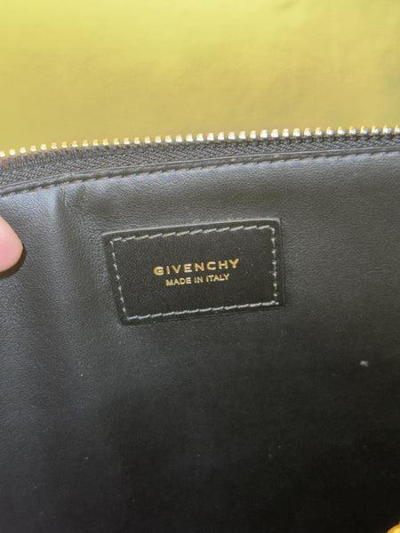 GIVENCHY BLACK FLAT POCHETTE