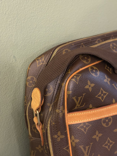 LOUIS VUITTON MONOGRAM REPORTER GM CROSSBODY BAG