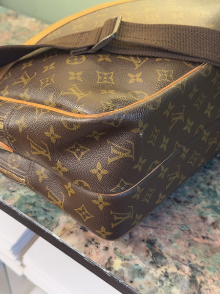 LOUIS VUITTON MONOGRAM REPORTER GM CROSSBODY BAG