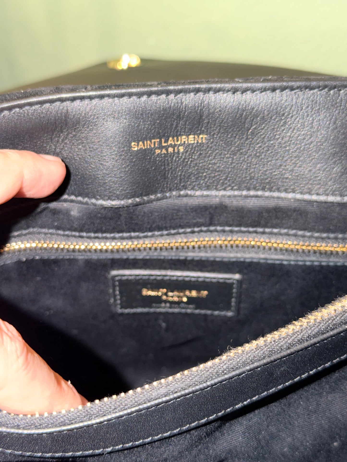 SAINT LAURENT BLACK SUEDE MEDIUM LOULOU SHOULDER BAG