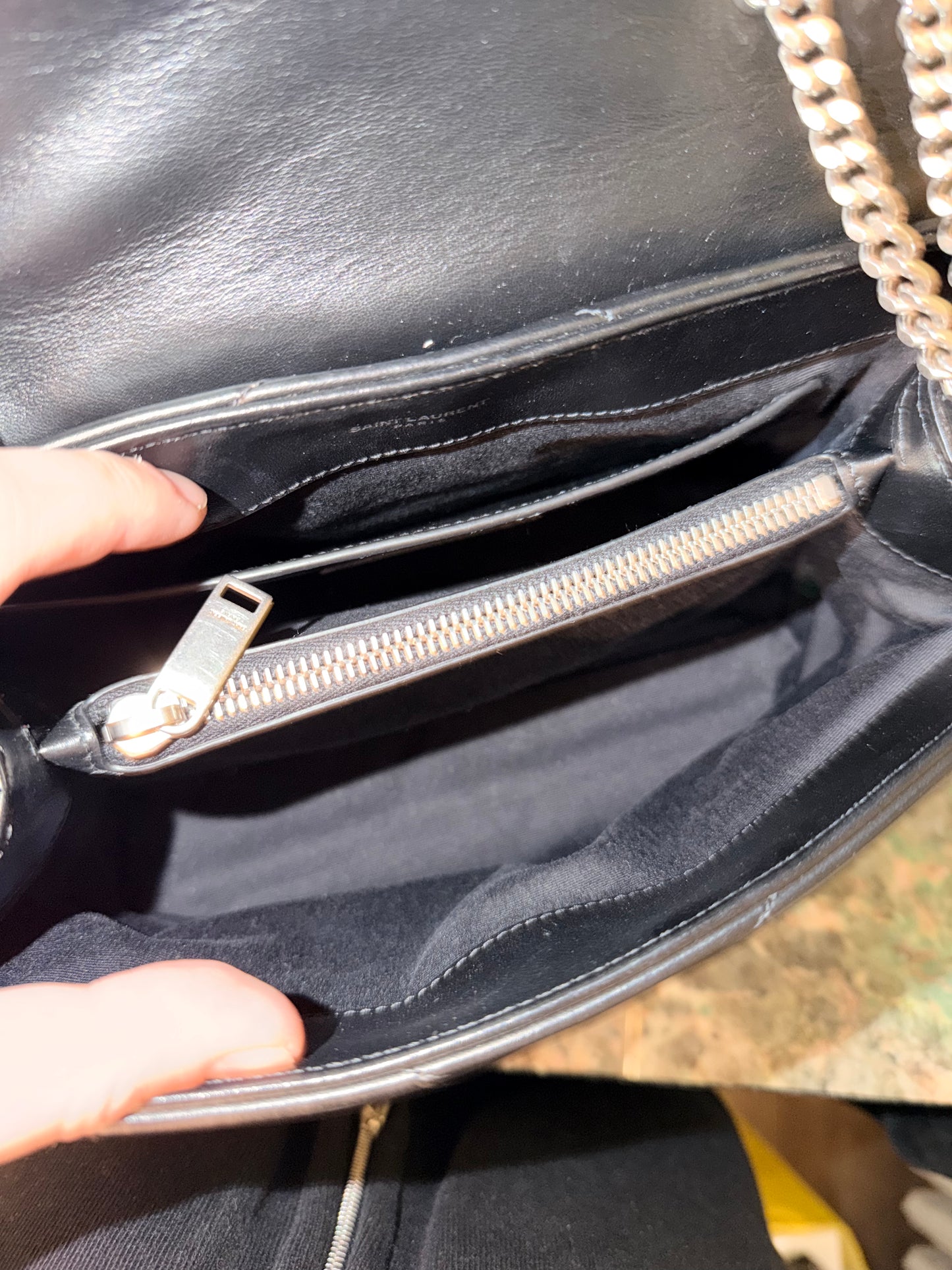 SAINT LAURENT BLACK SMALL LOULOU SHOULDER BAG