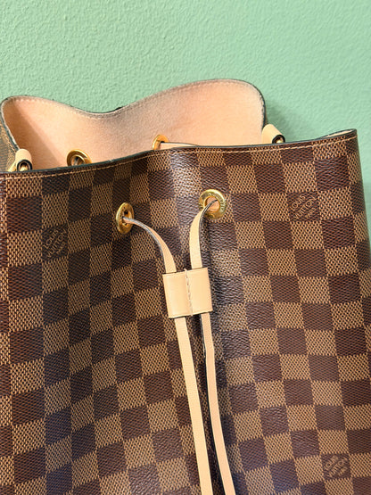 LOUIS VUITTON DAMIER EBENE NEO NOE BUCKET BAG