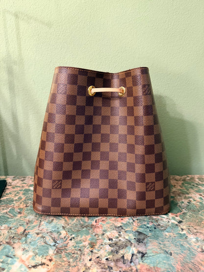 LOUIS VUITTON DAMIER EBENE NEO NOE BUCKET BAG