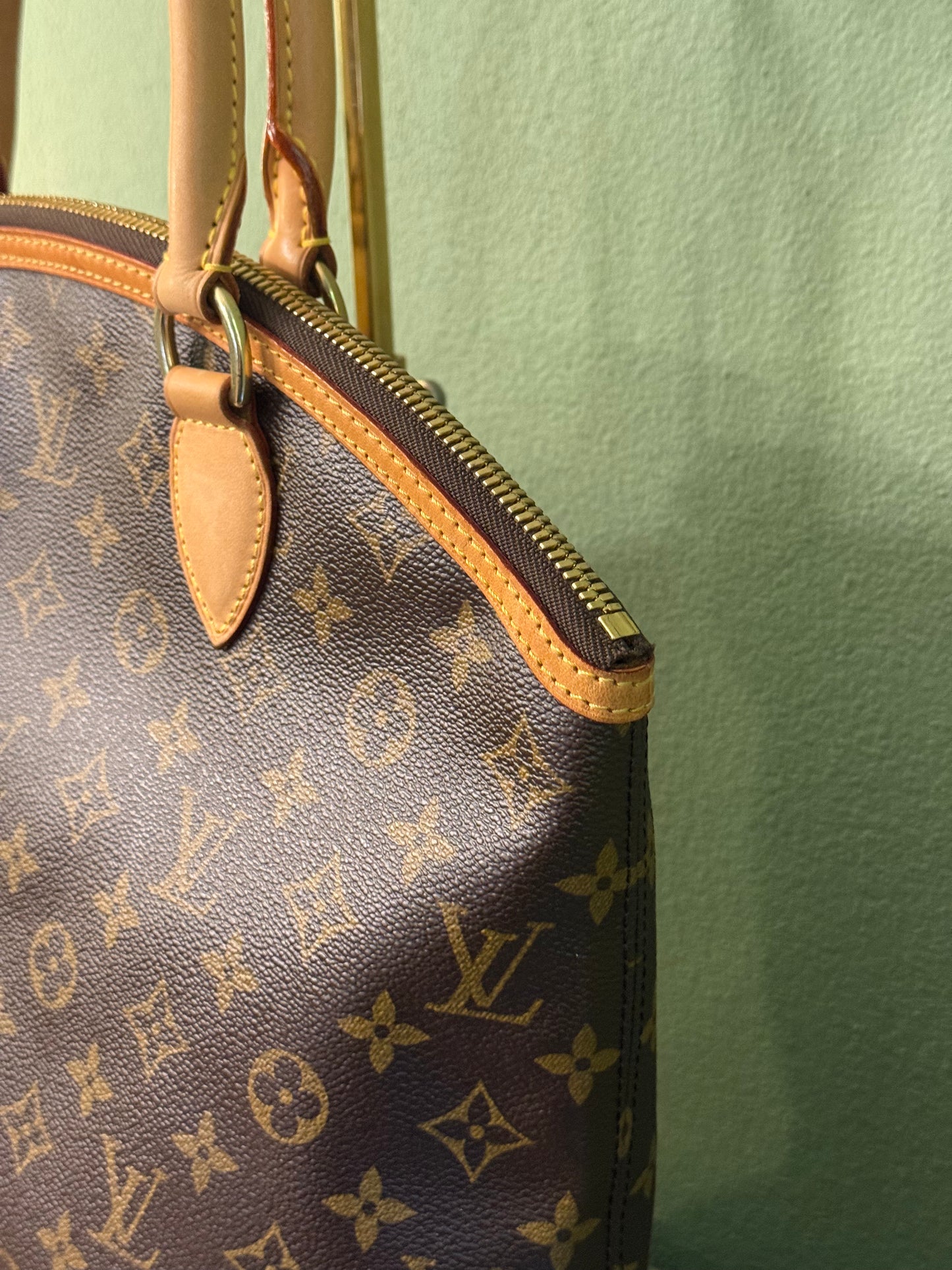 LOUIS VUITTON MONOGRAM LOCK IT VERTICALE HANDBAG