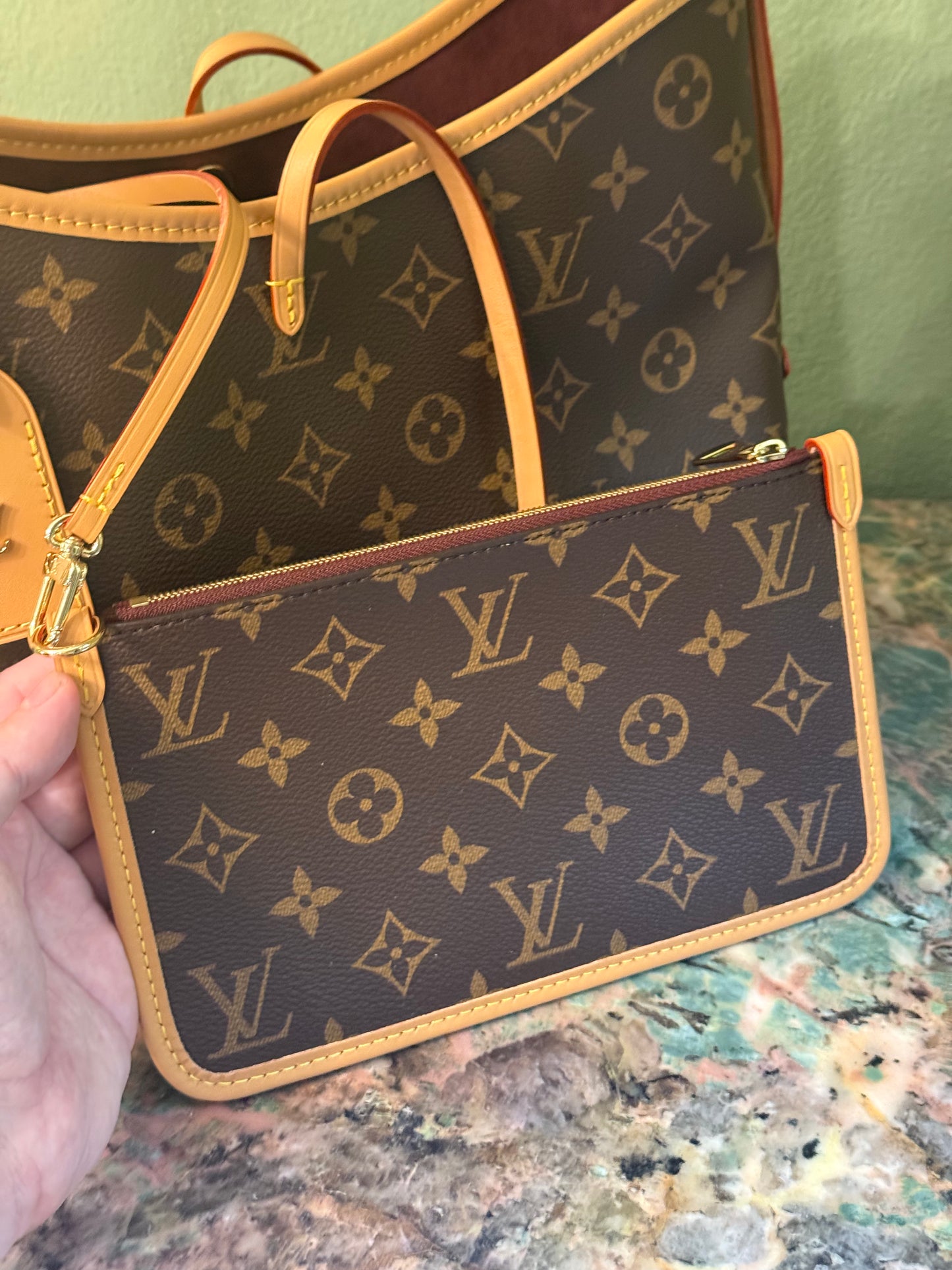 LOUIS VUITTON MONOGRAM CARRYALL PM SHOULDER BAG
