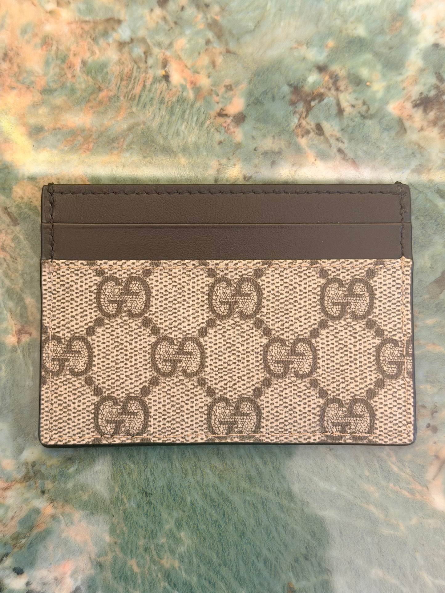 GUCCI GG SUPREME CARD HOLDER