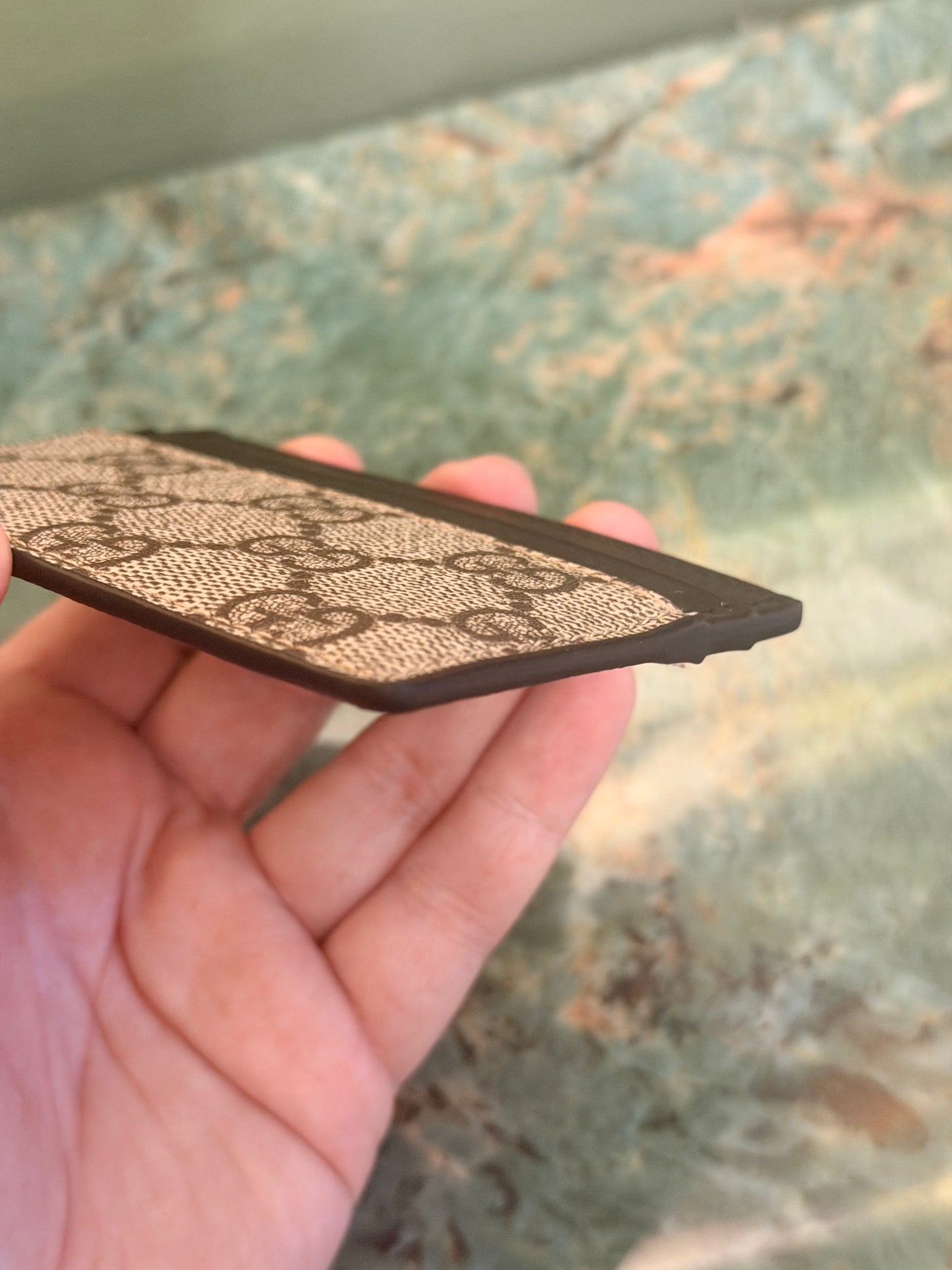 GUCCI GG SUPREME CARD HOLDER