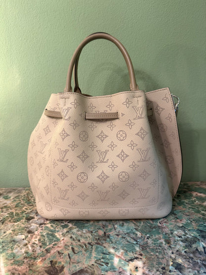 LOUIS VUITTON MAHINA GIROLATA BUCKET HANDBAG