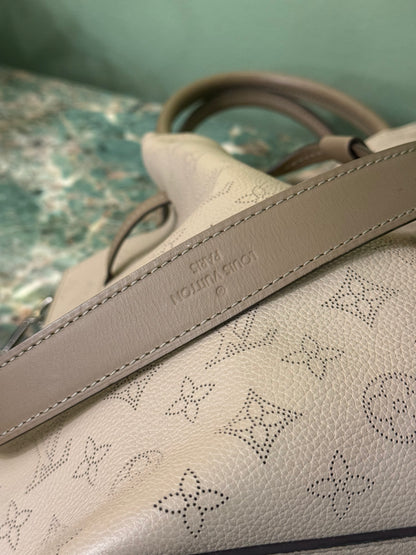 LOUIS VUITTON MAHINA GIROLATA BUCKET HANDBAG