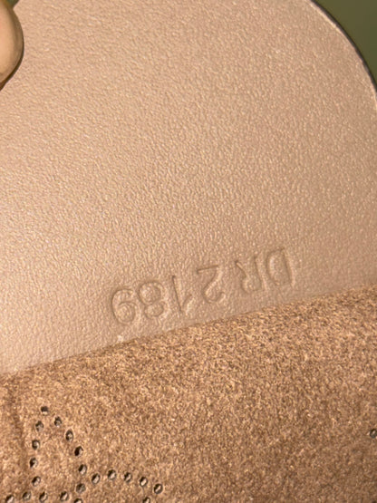 LOUIS VUITTON MAHINA GIROLATA BUCKET HANDBAG