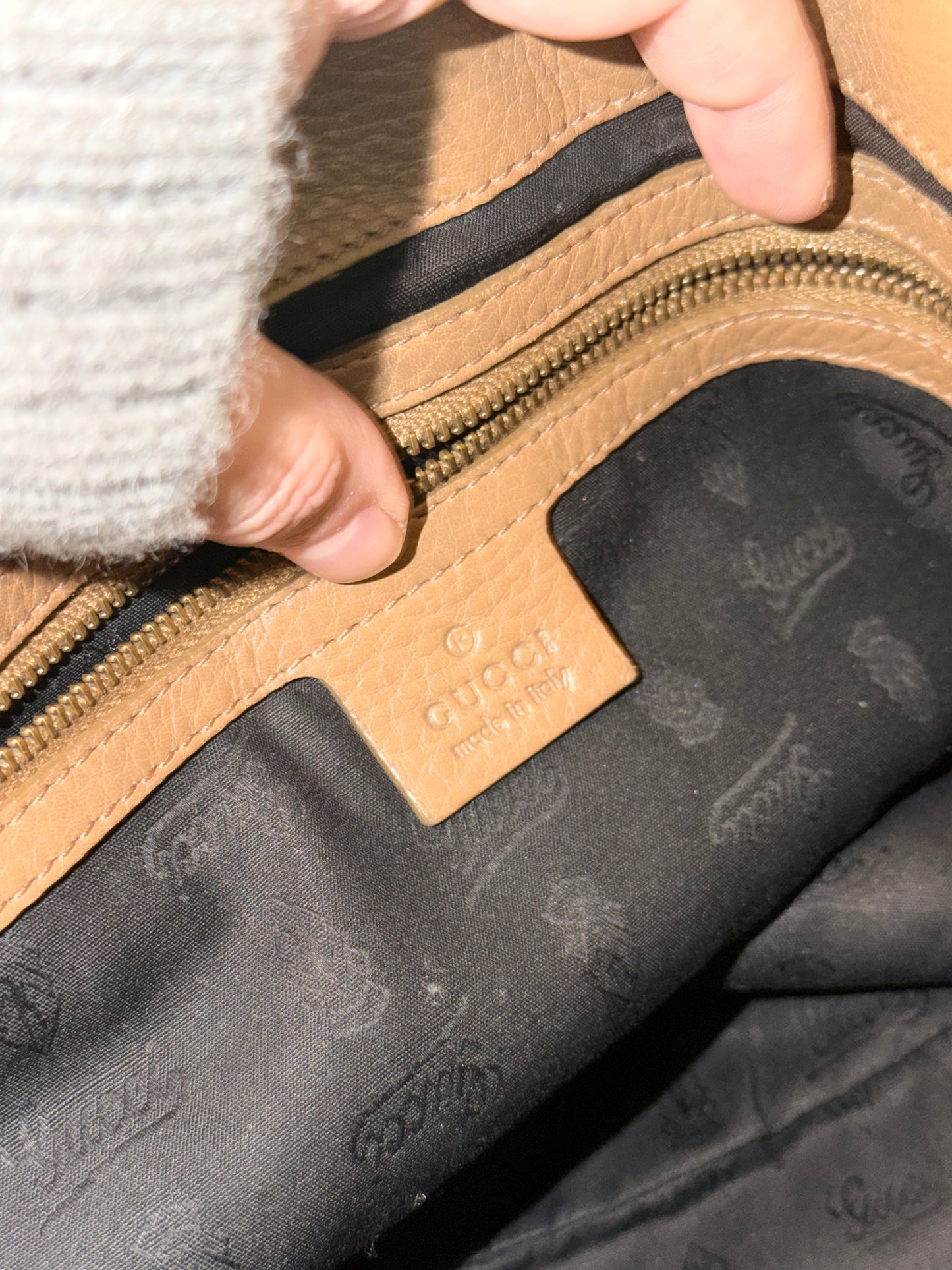 GUCCI BEIGE SUEDE HALF MOON SHOULDER BAG