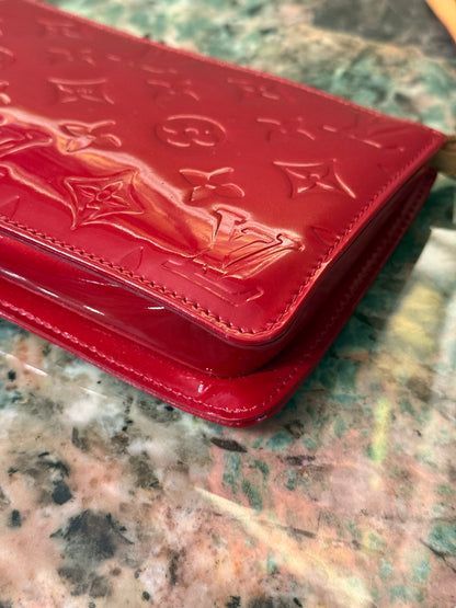 LOUIS VUITTON MONOGRAM VERNIS RED POCHETTE LEXINGTON