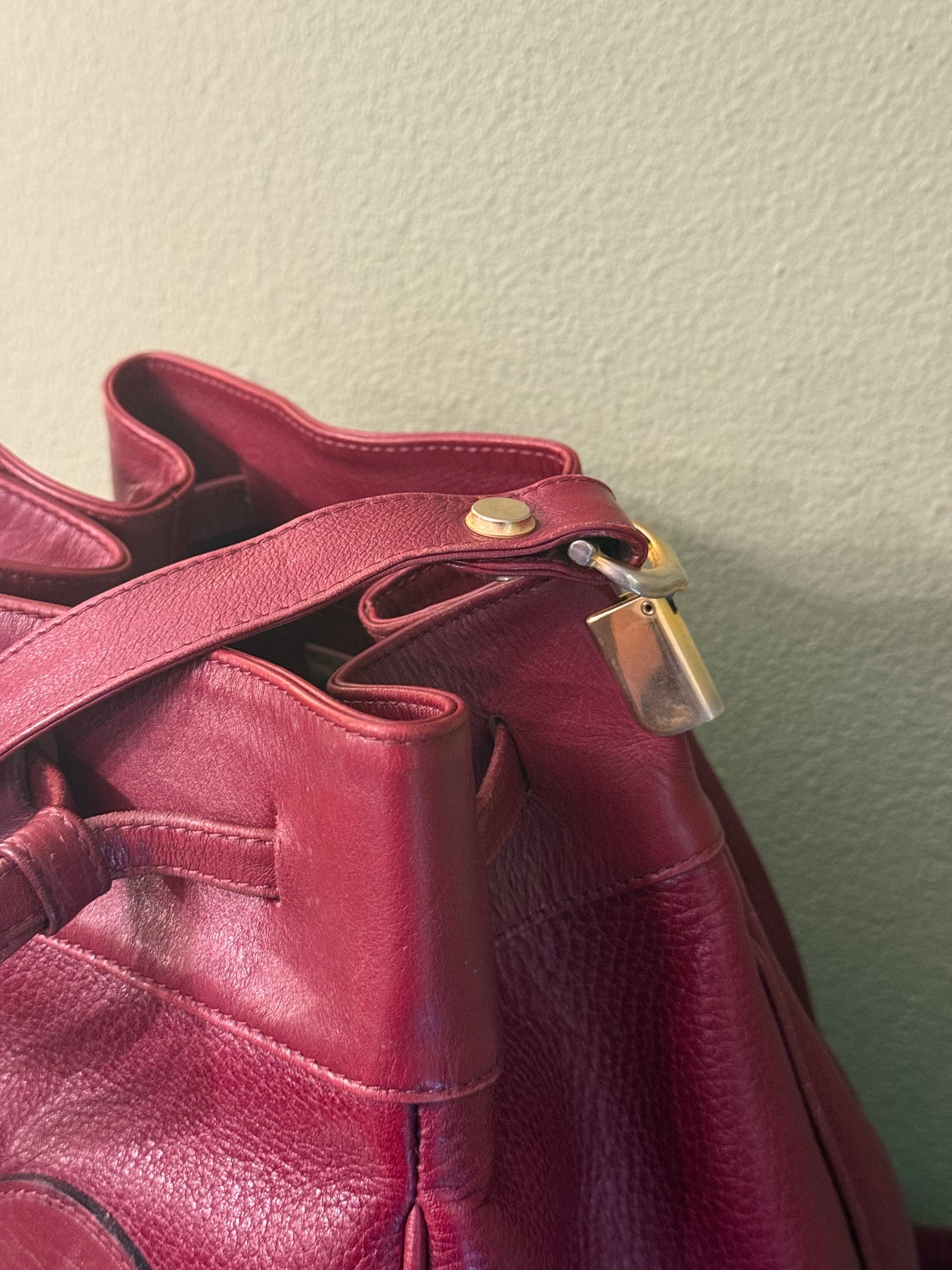 CARTIER BURGUNDY LARGE BUCKET BAG