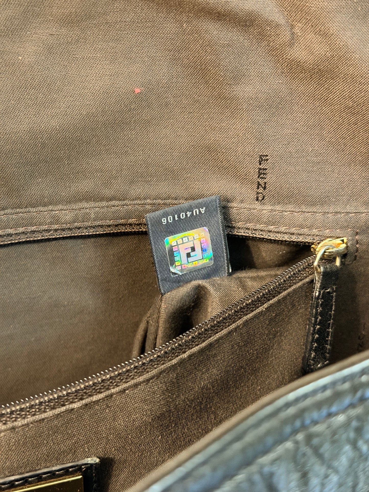 FENDI BLACK MAXI BAGUETTE CROSSBODY BAG