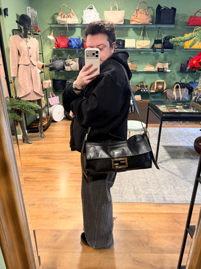 FENDI BLACK MAXI BAGUETTE CROSSBODY BAG