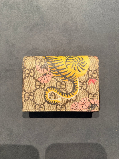 GUCCI GG SUPREME TIGER COMPACT WALLET