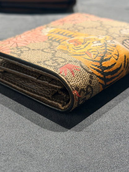 GUCCI GG SUPREME TIGER COMPACT WALLET