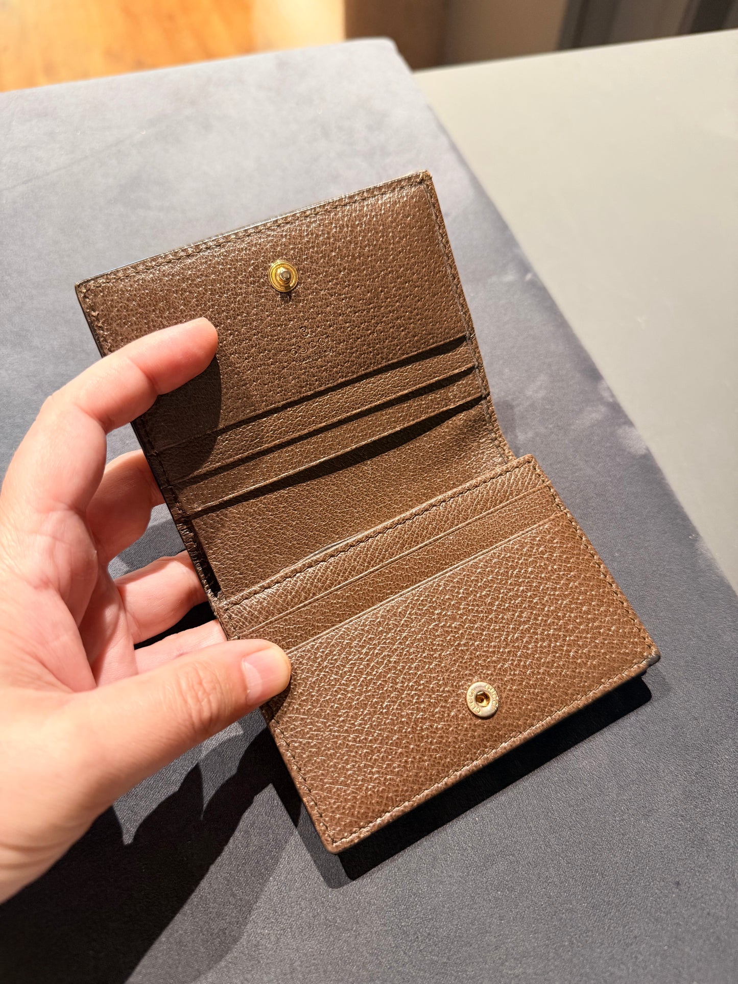 GUCCI GG SUPREME TIGER COMPACT WALLET