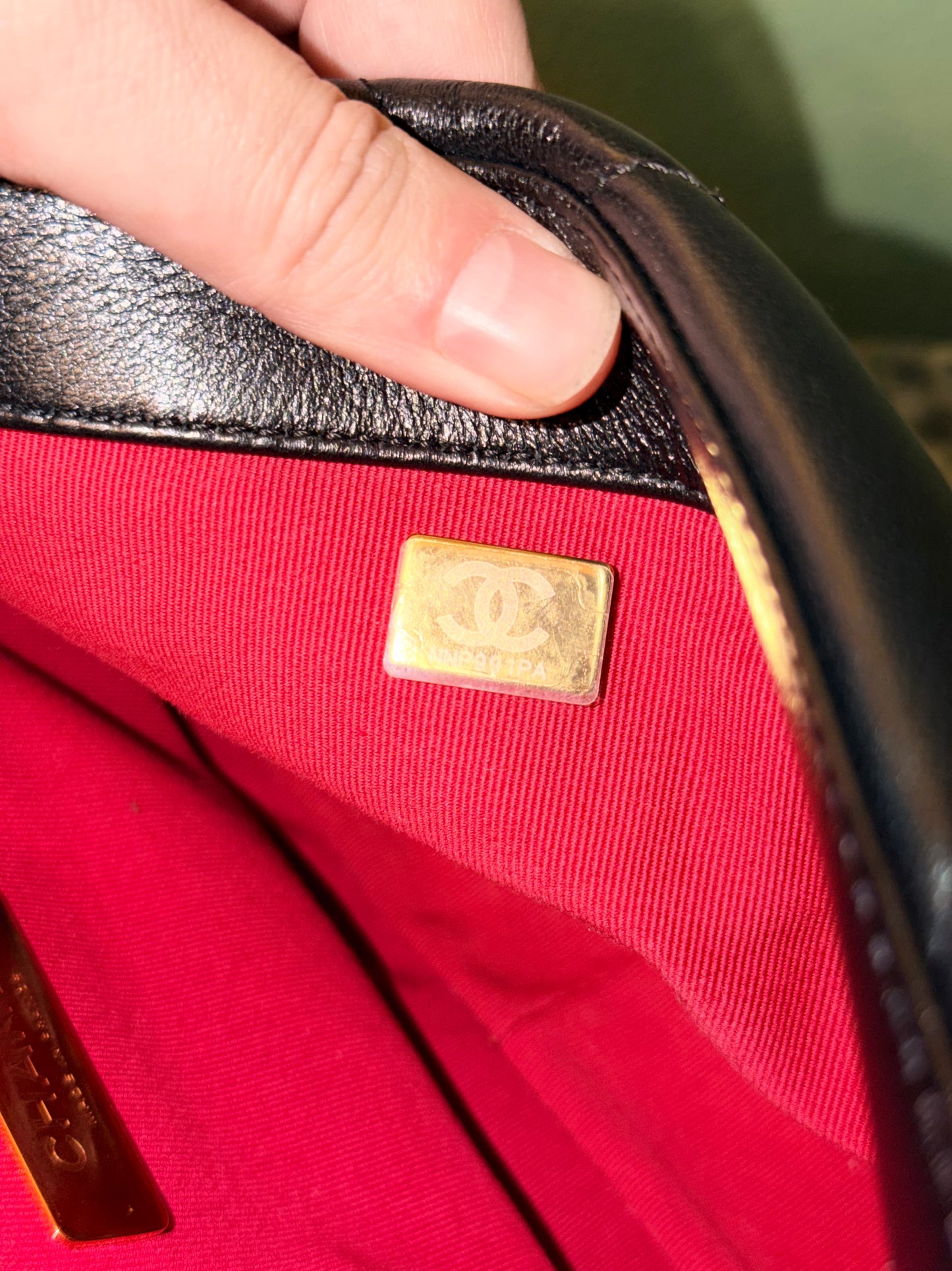 CHANEL BLACK SMALL 19 CROSSBODY BAG