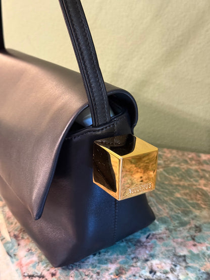 JAQUEMUS BLACK LE ROND CARRÉ SHOULDER BAG