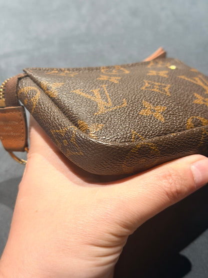 LOUIS VUITTON MONOGRAM WARDROBE TRUNKS KEY POUCH