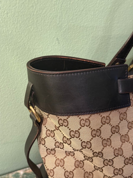 GUCCI BROWN MONOGRAM BUCKLE HANDBAG