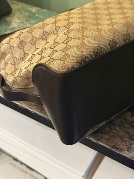 GUCCI BROWN MONOGRAM BUCKLE HANDBAG