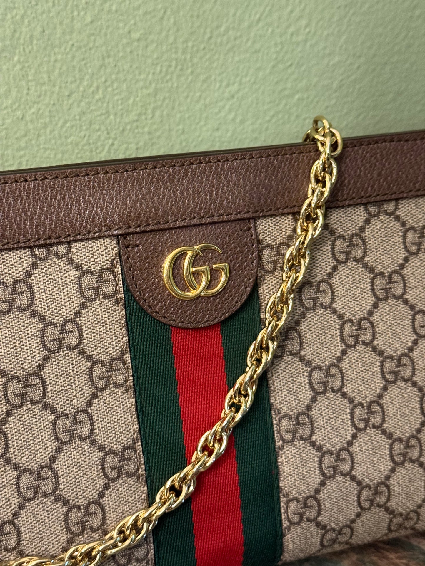 GUCCI GG SUPREME OPHIDIA CHAIN POCHETTE