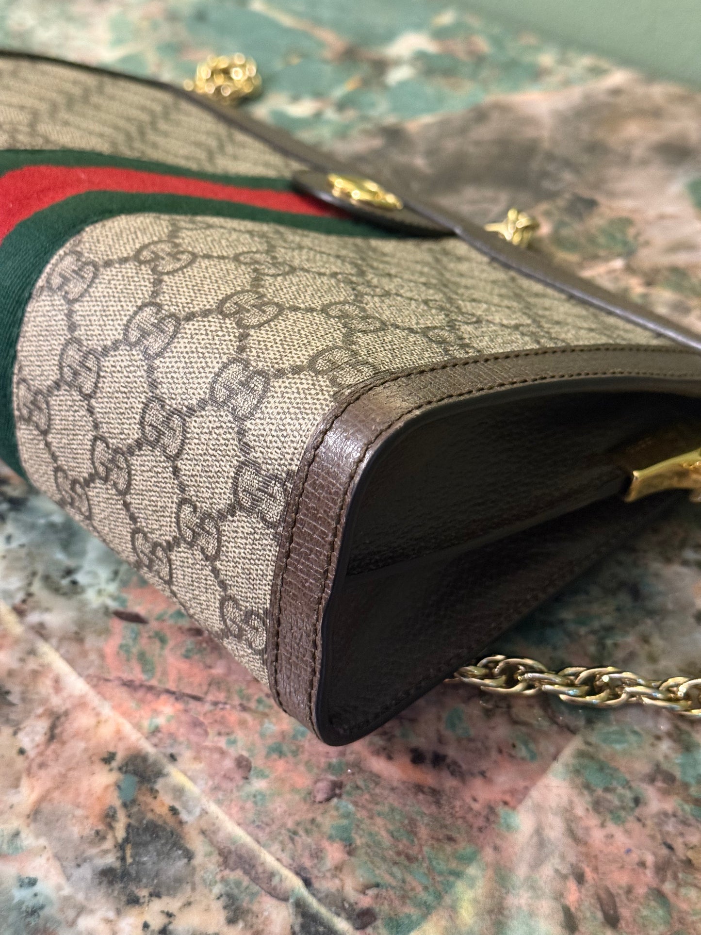 GUCCI GG SUPREME OPHIDIA CHAIN POCHETTE
