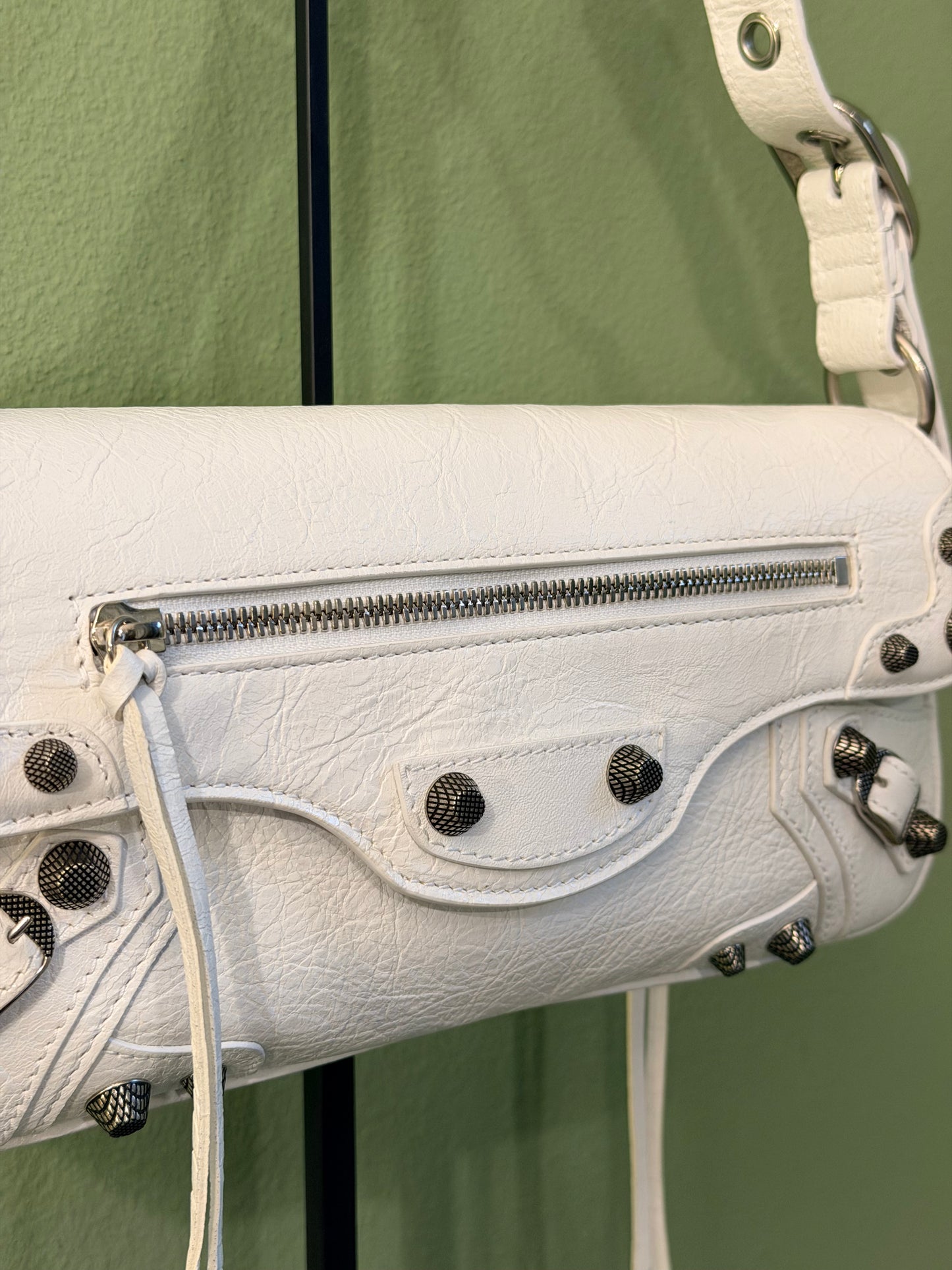 BALENCIAGA WHITE LE CAGOLE SLING SHOULDER BAG