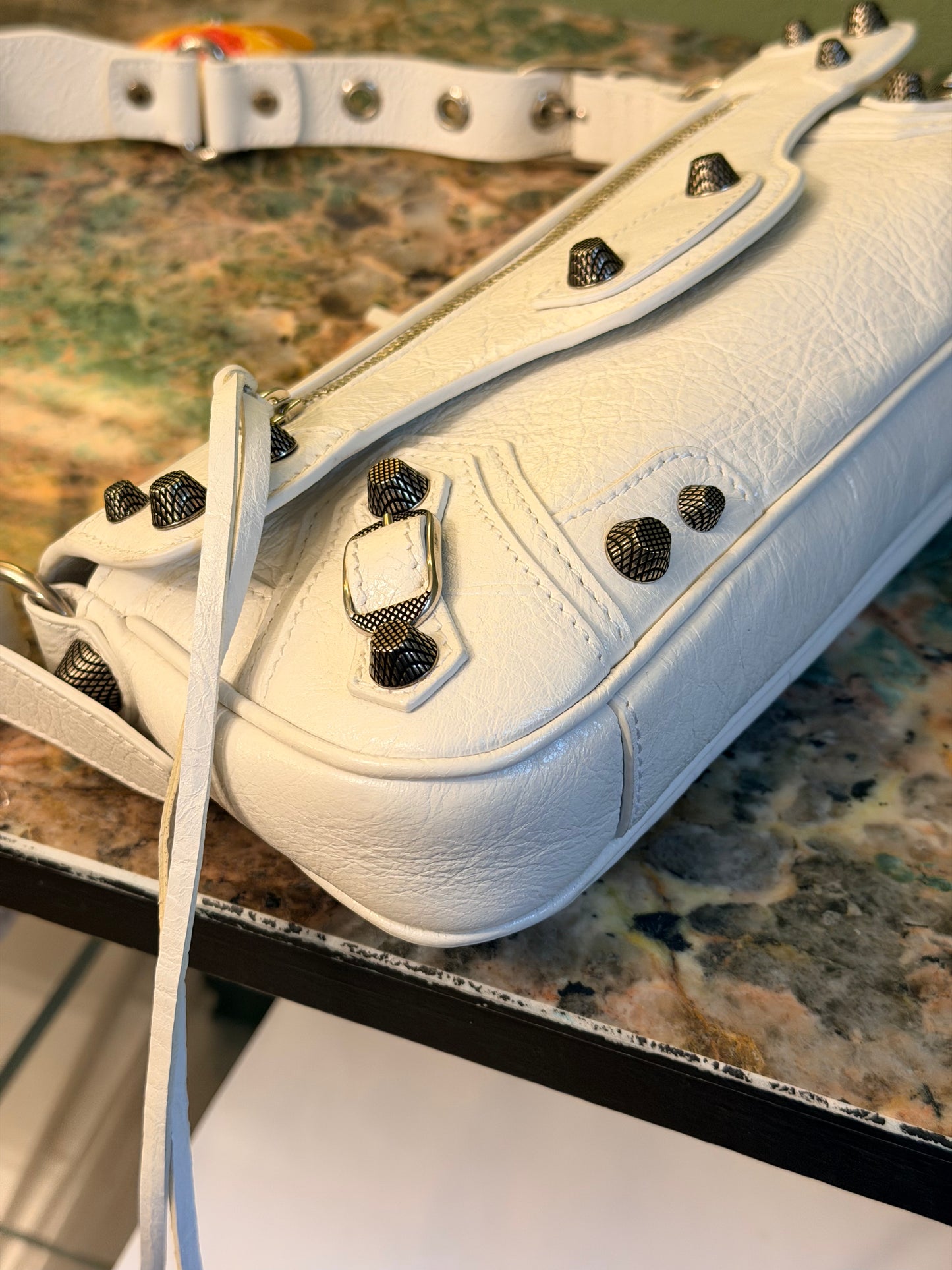 BALENCIAGA WHITE LE CAGOLE SLING SHOULDER BAG
