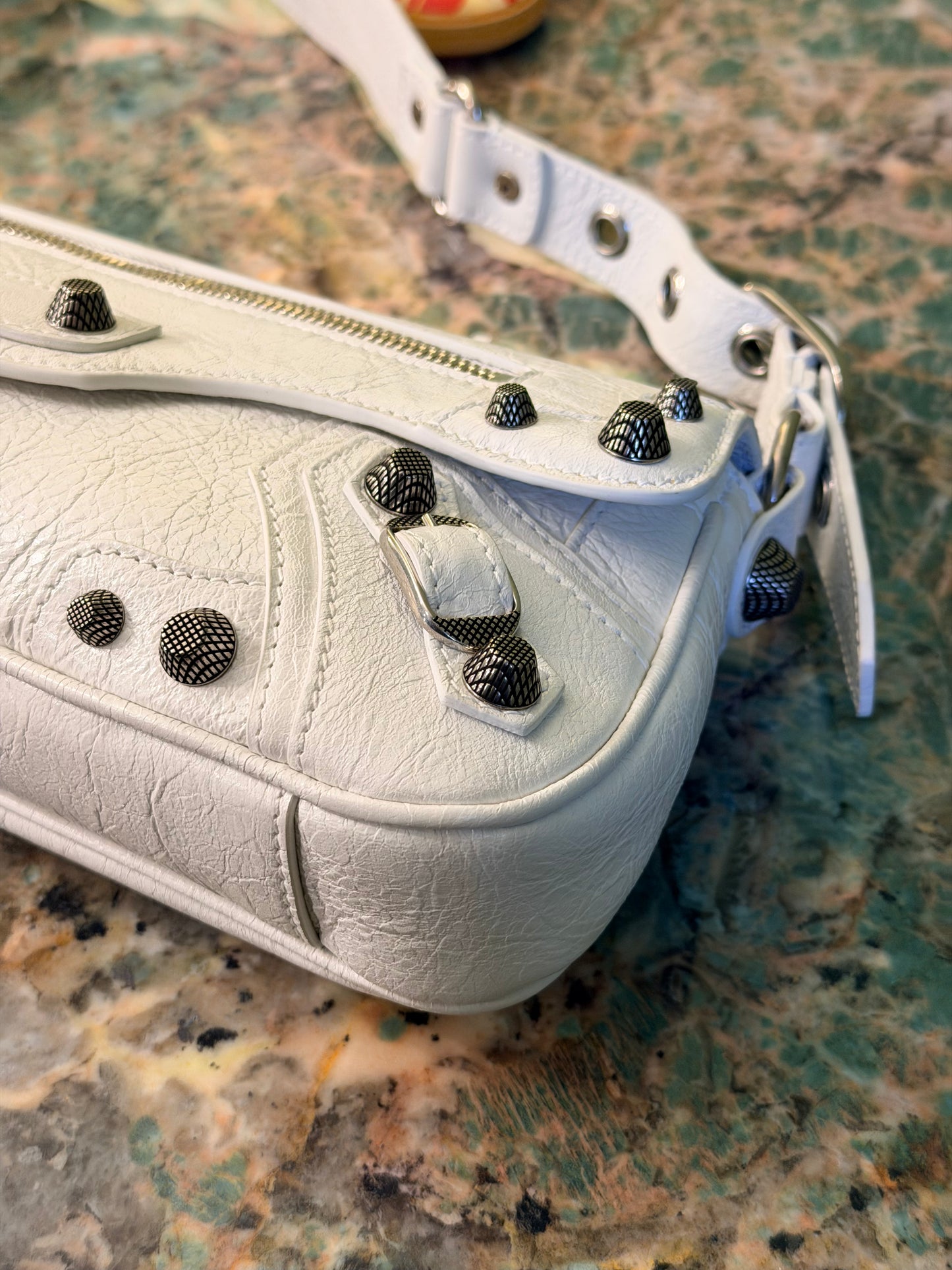 BALENCIAGA WHITE LE CAGOLE SLING SHOULDER BAG