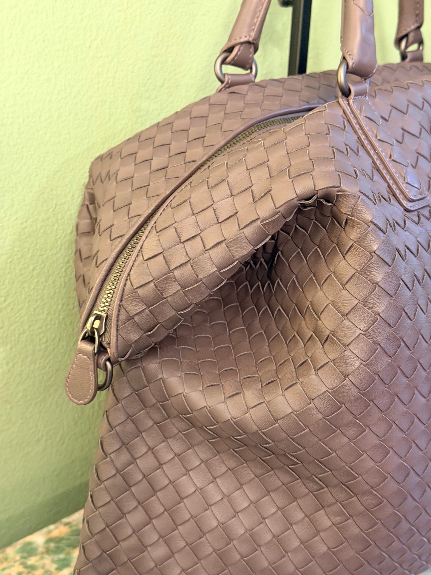 BOTTEGA VENETA GRAY LARGE CONVERTIBLE TOTE BAG