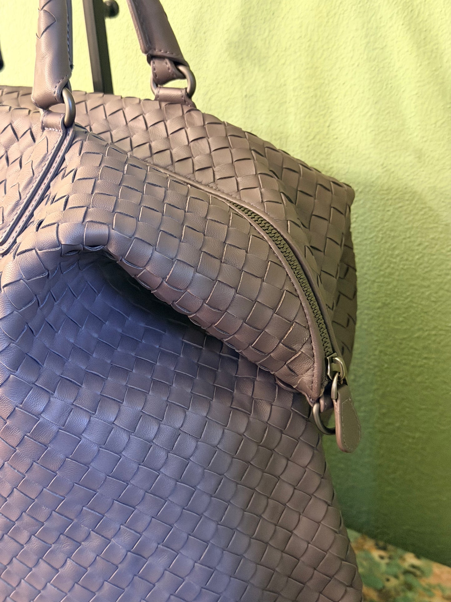 BOTTEGA VENETA GRAY LARGE CONVERTIBLE TOTE BAG
