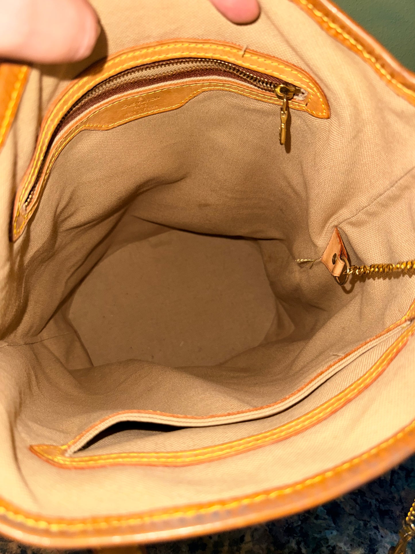 LOUIS VUITTON MONOGRAM BUCKET GM SHOULDER BAG