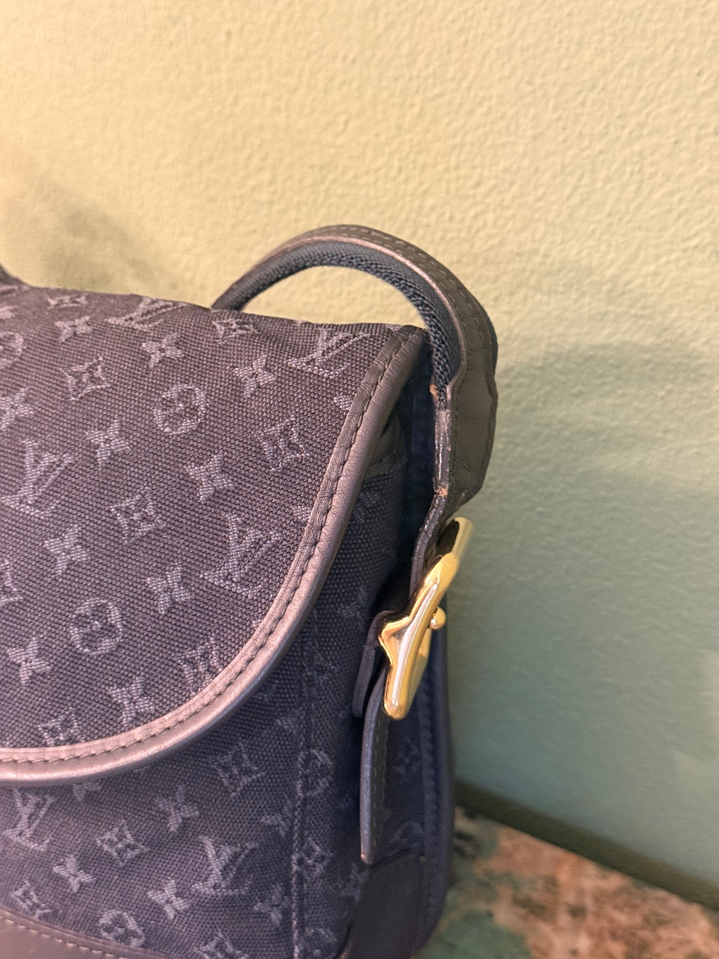 LOUIS VUITTON NAVY IDYLLE BERANGERE CROSSBODY BAG