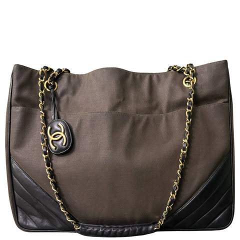 Double bag styling 🧳👜 #HermesVintage Plume bag + #ChanelVintage denim cc  pattern tote ▽Customer…