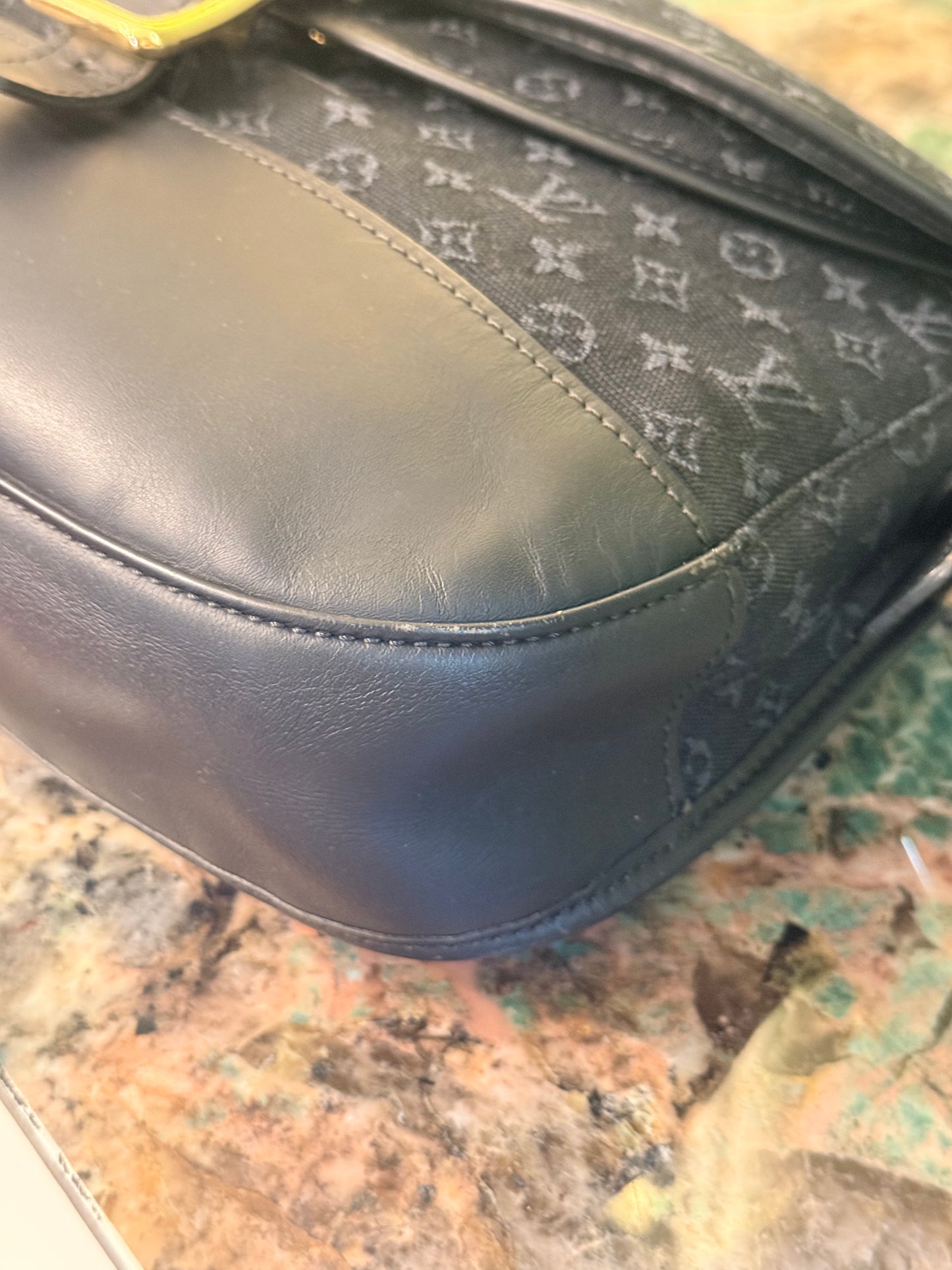 LOUIS VUITTON NAVY IDYLLE BERANGERE CROSSBODY BAG
