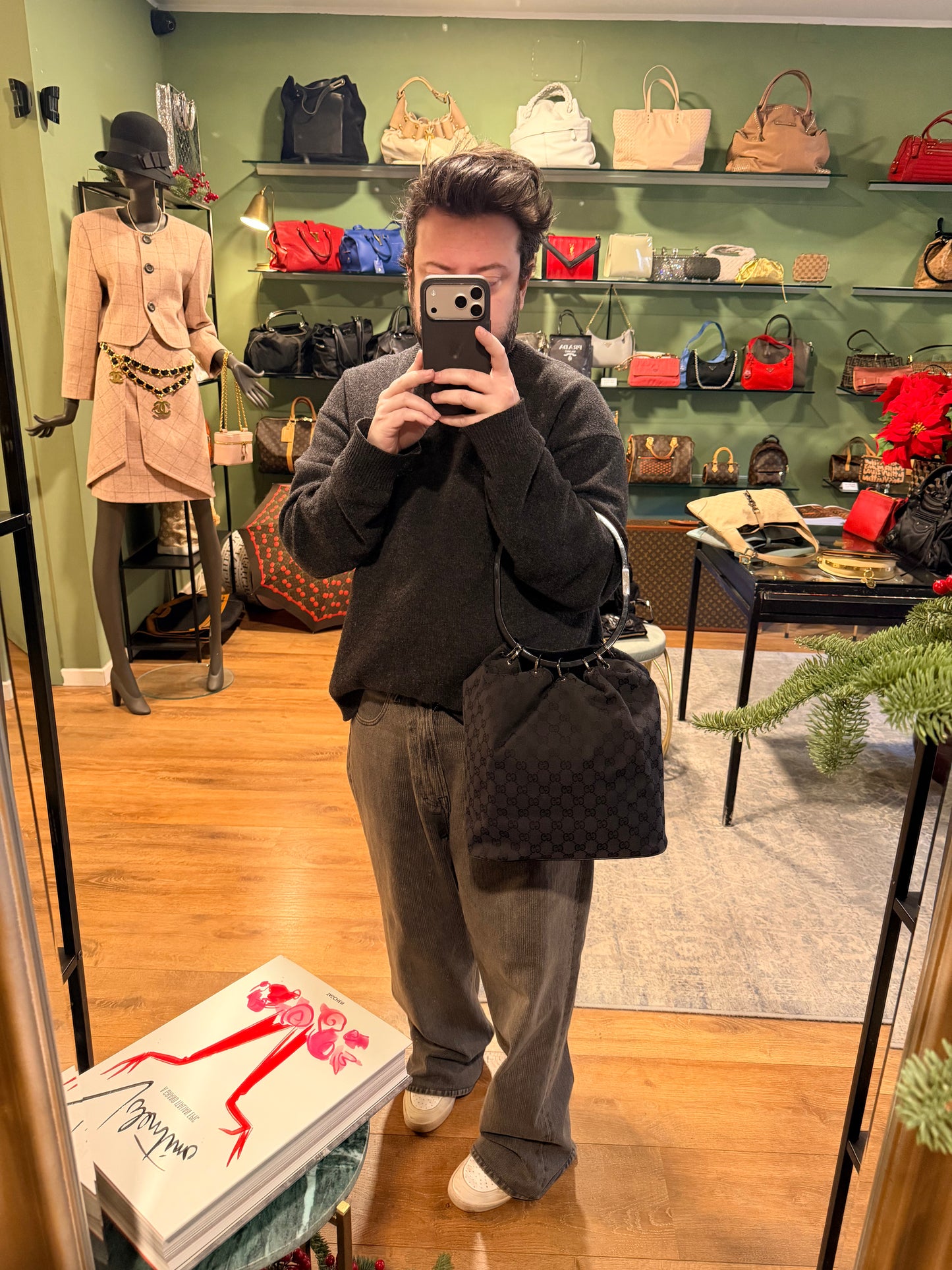 GUCCI BY TOM FORD BLACK MONOGRAM RING BUCKET BAG