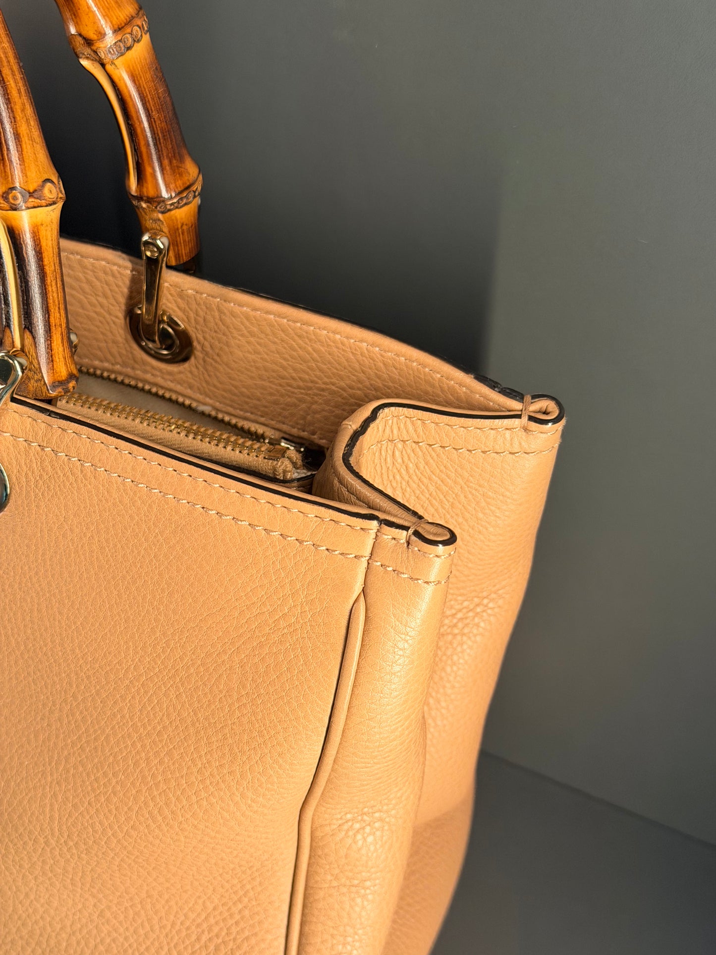 GUCCI BEIGE MEDIUM BAMBOO SHOPPER TOTE