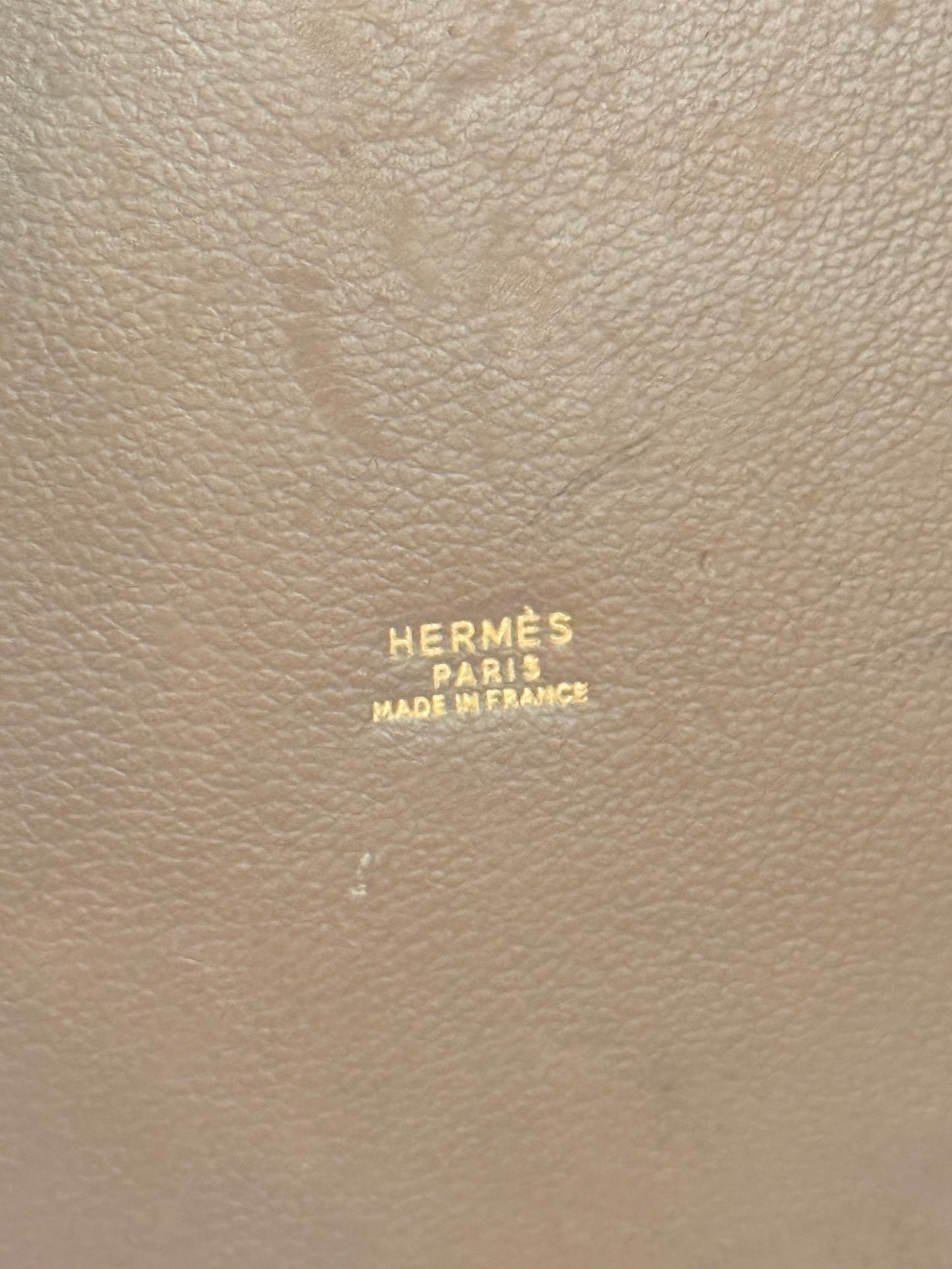 HERMÈS GOLD COURCHEVEL BUCKET BAG