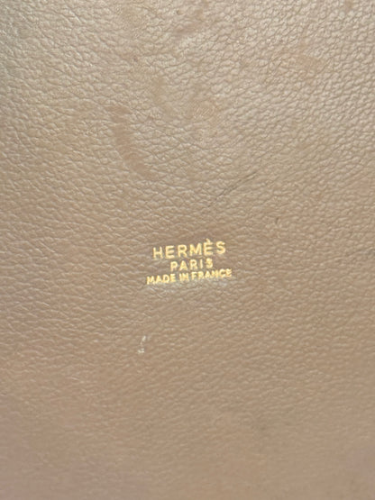 HERMÈS GOLD COURCHEVEL BUCKET BAG