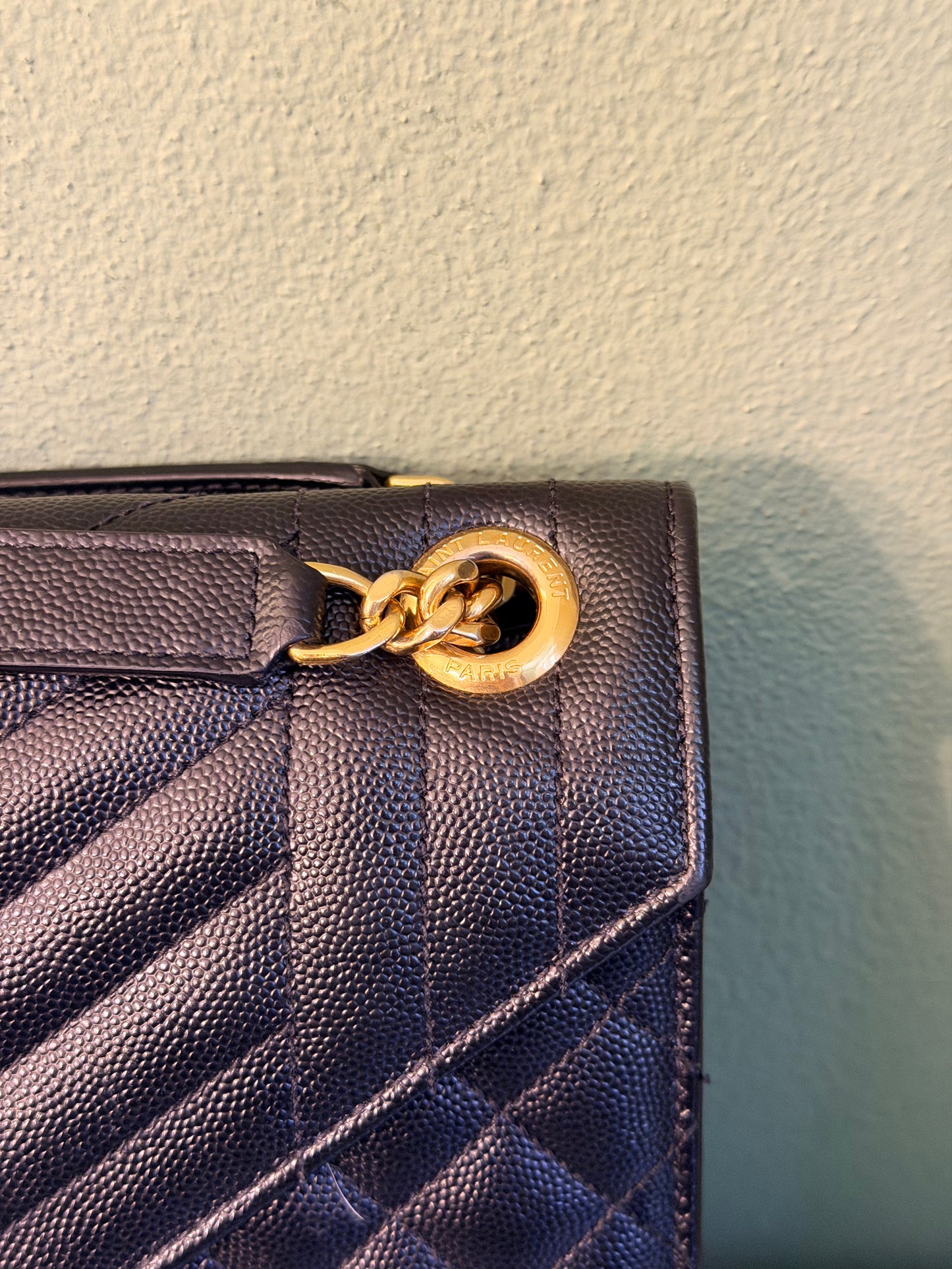 SAINT LAURENT BLACK LARGE ENVELOPE SHOULDER BAG