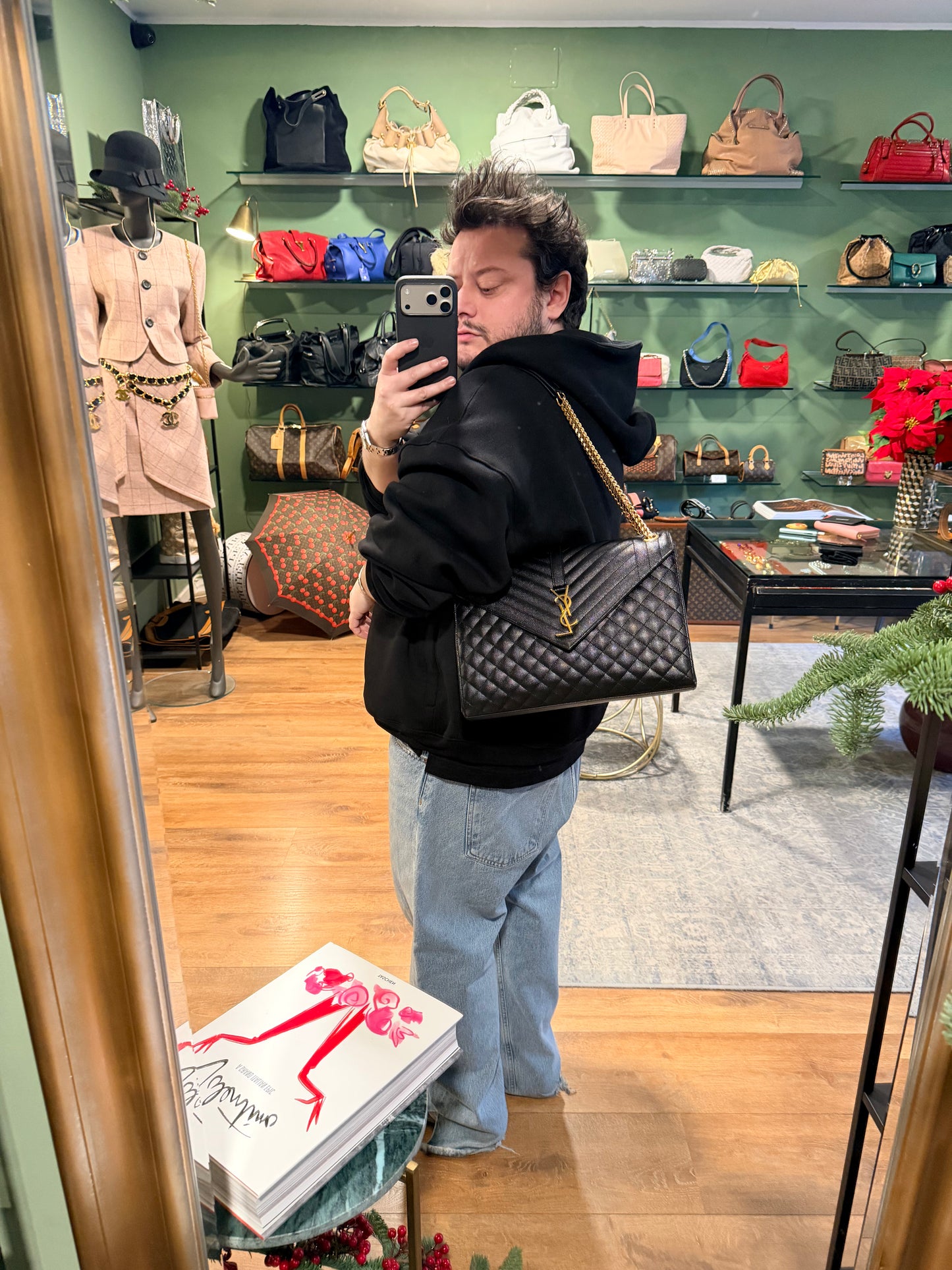 SAINT LAURENT BLACK LARGE ENVELOPE SHOULDER BAG