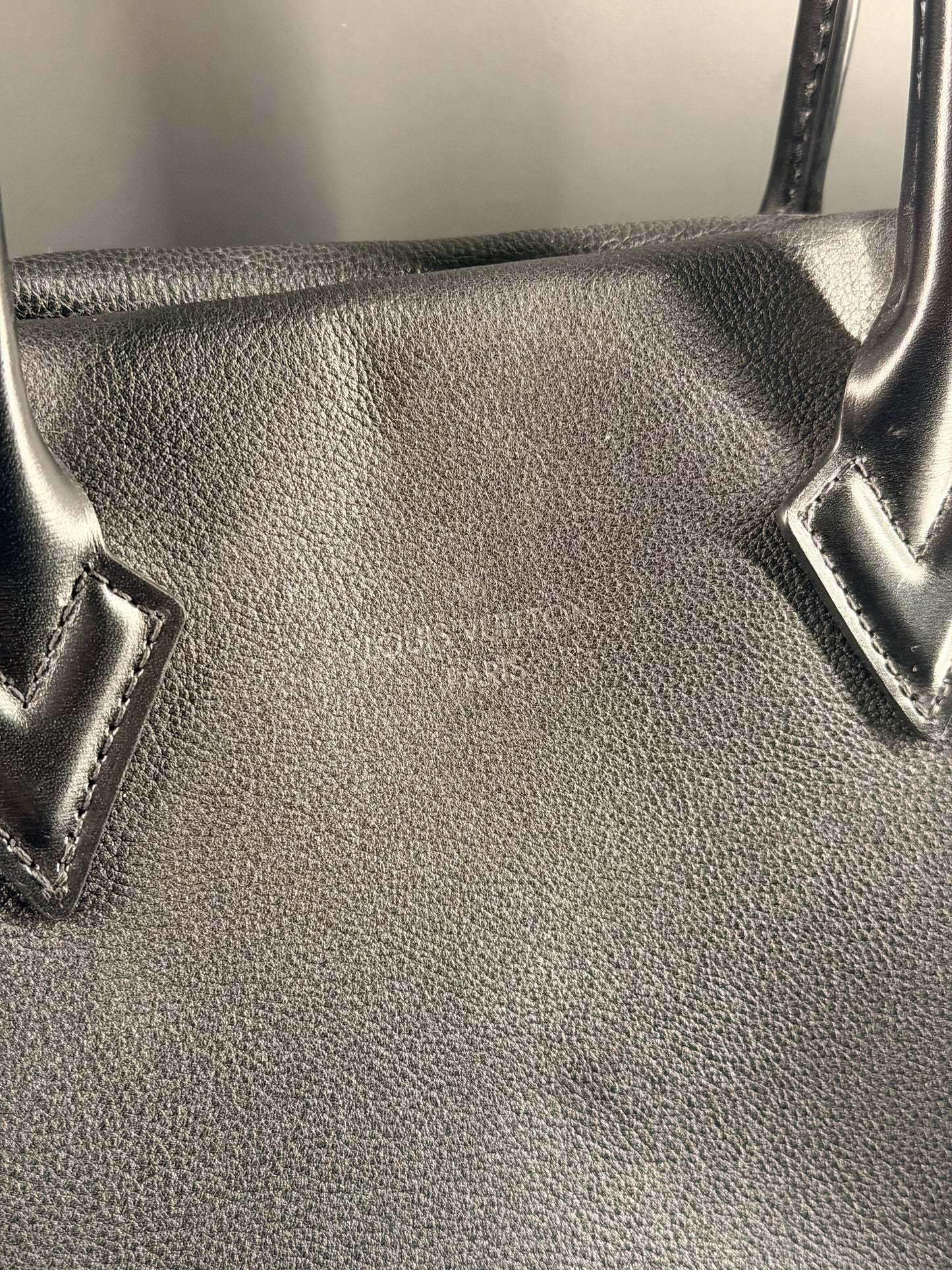 LOUIS VUITTON BLACK W HANDBAG