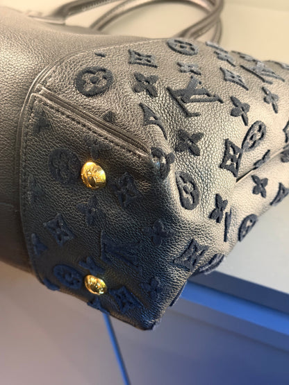 LOUIS VUITTON BLACK W HANDBAG