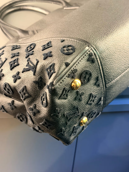 LOUIS VUITTON BLACK W HANDBAG