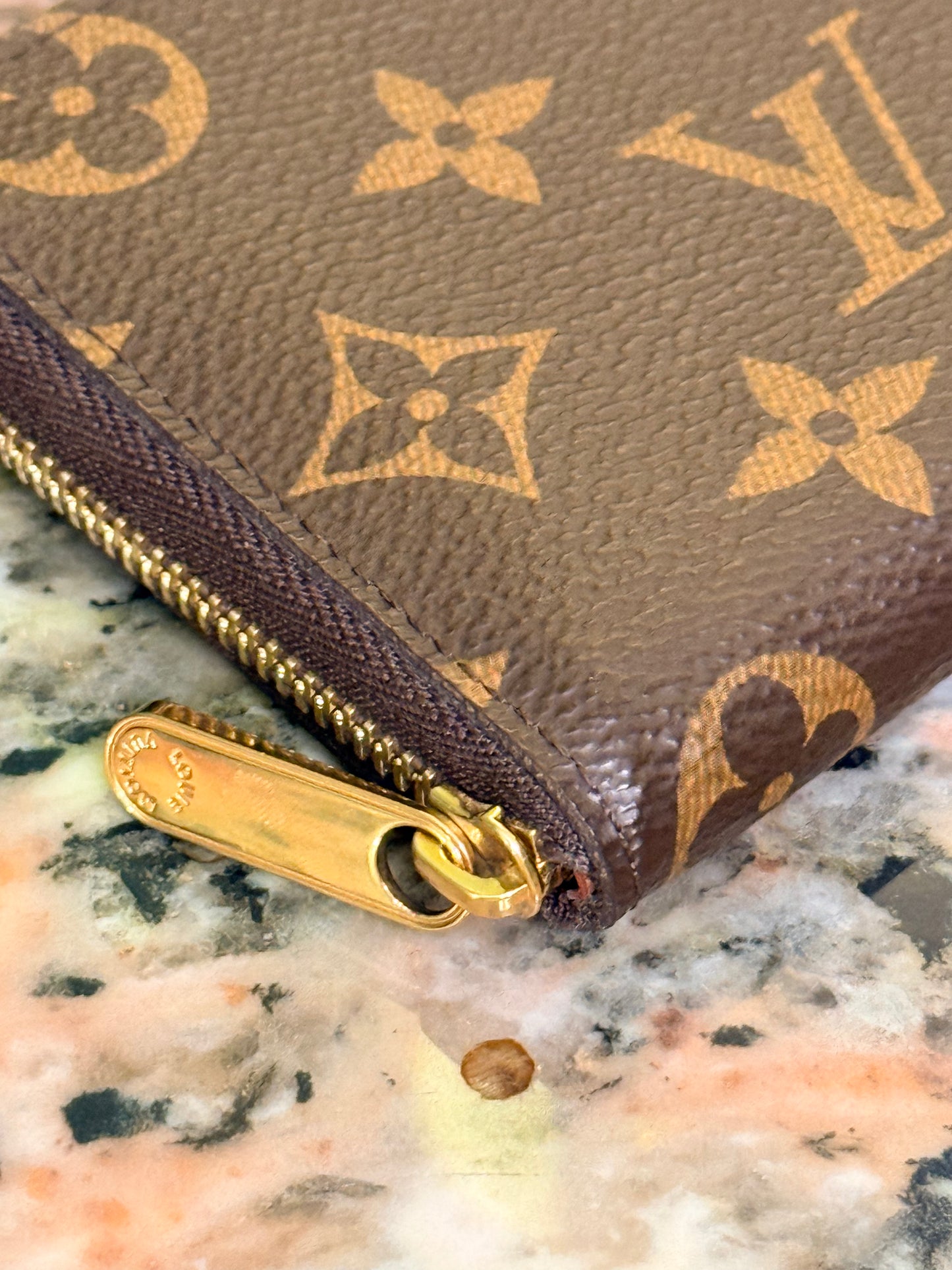 LOUIS VUITTON MONOGRAM ZIPPY COIN