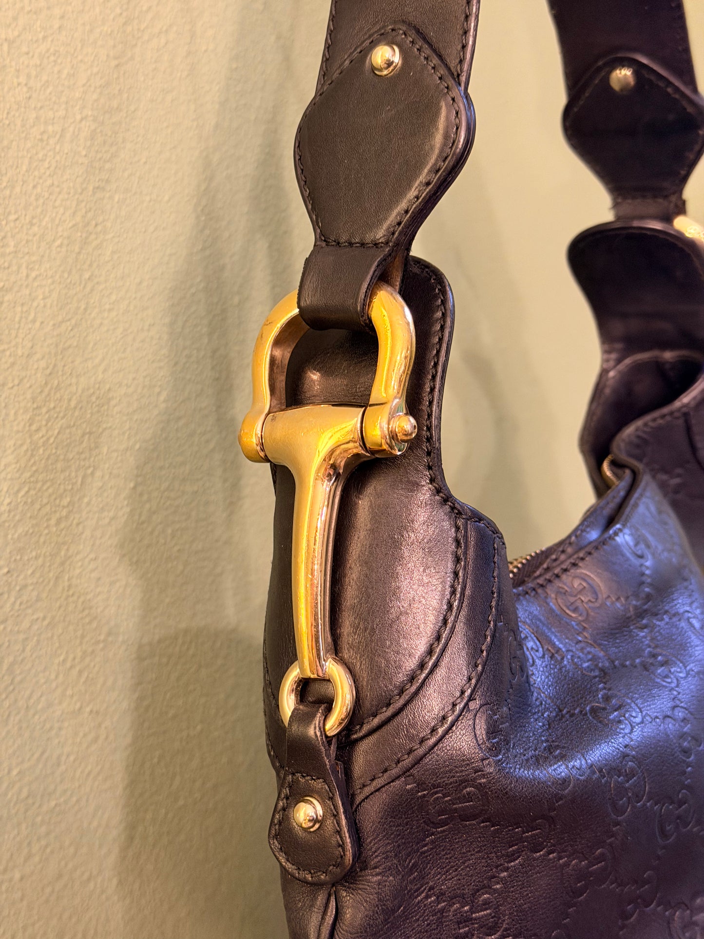 GUCCI BLACK GUCCISSIMA HORSEBIT SHOULDER BAG